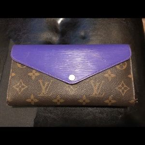 Authentic  Louis Vuitton “ Sarrah” wallet